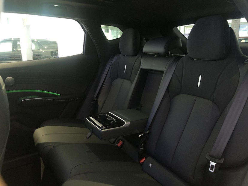 Foto do veículo OMODA 7 1.5 TGDI PHEV PRESTIGE DHT 2026 0 KM 272.890,00