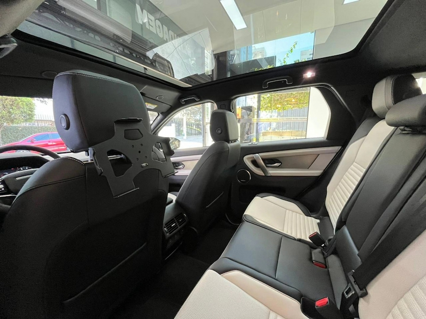 Foto do veículo LAND ROVER DISCOVERY SPORT 2.0 P250 TURBO FLEX R-DYNAMIC SE AUTOMÁTICO 2025 0 KM 565.777,00