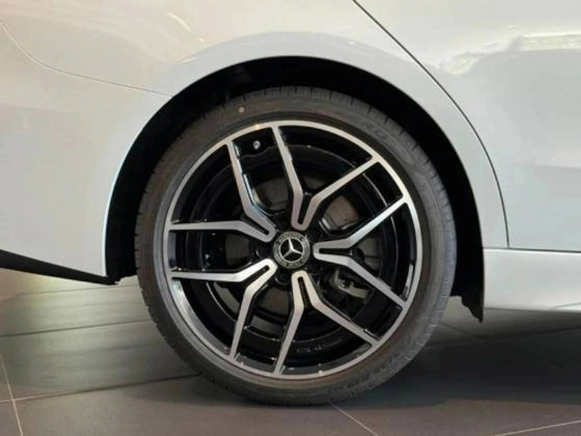 Foto do veículo MERCEDES-BENZ C 300 2.0 EQ BOOST HÍBRIDO AMG LINE 9G-TRONIC 2026 0 KM 449.800,00