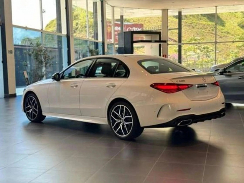 Foto do veículo MERCEDES-BENZ C 300 2.0 EQ BOOST HÍBRIDO AMG LINE 9G-TRONIC 2026 0 KM 449.800,00
