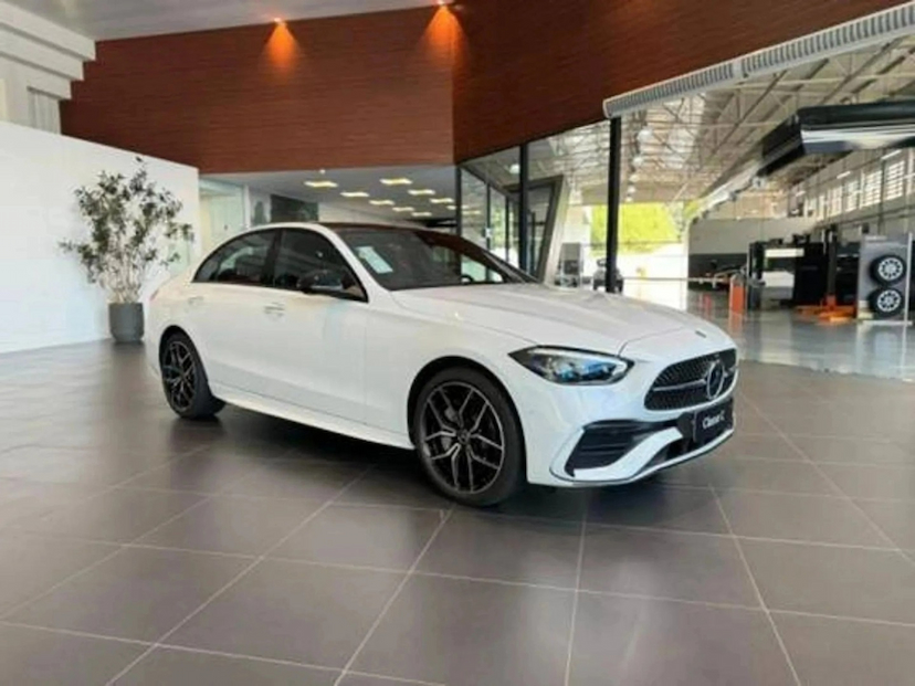 Foto do veículo MERCEDES-BENZ C 300 2.0 EQ BOOST HÍBRIDO AMG LINE 9G-TRONIC 2026 0 KM 449.800,00