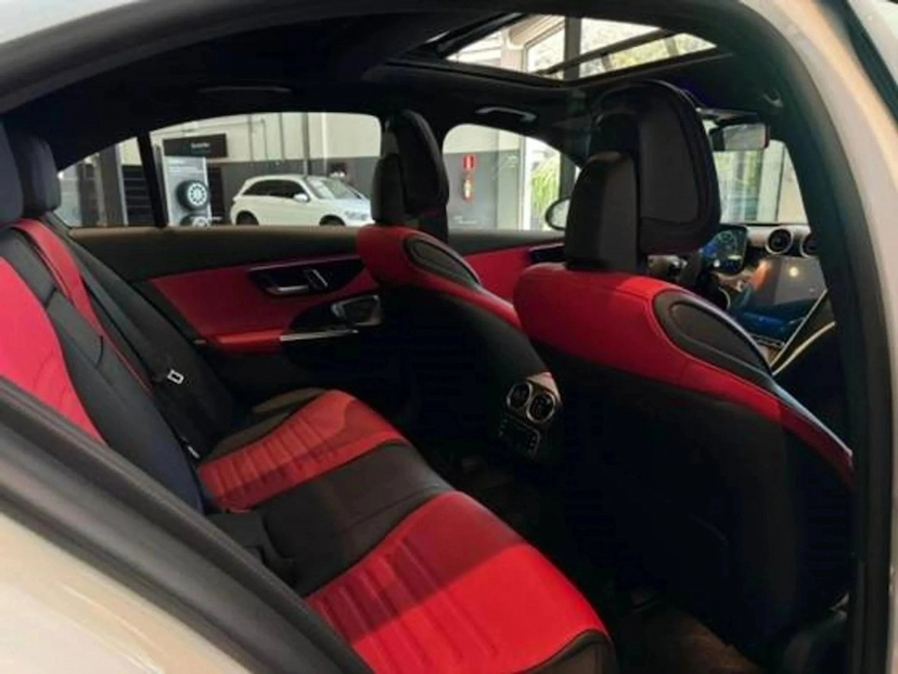 Foto do veículo MERCEDES-BENZ C 300 2.0 EQ BOOST HÍBRIDO AMG LINE 9G-TRONIC 2026 0 KM 449.800,00