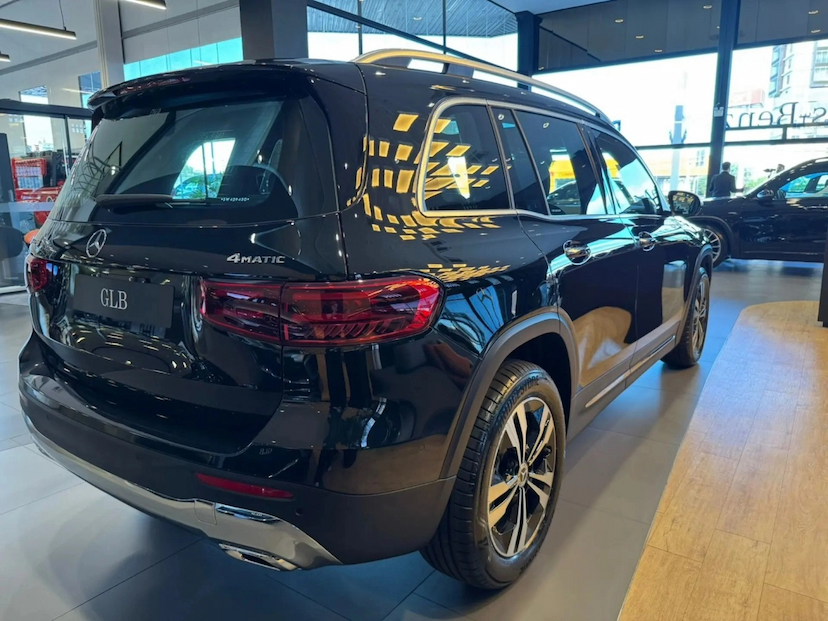 Foto do veículo MERCEDES-BENZ GLB 220 2.0 MHEV PROGRESSIVE 4MATIC 8G-DCT 2026 0 KM 369.700,00