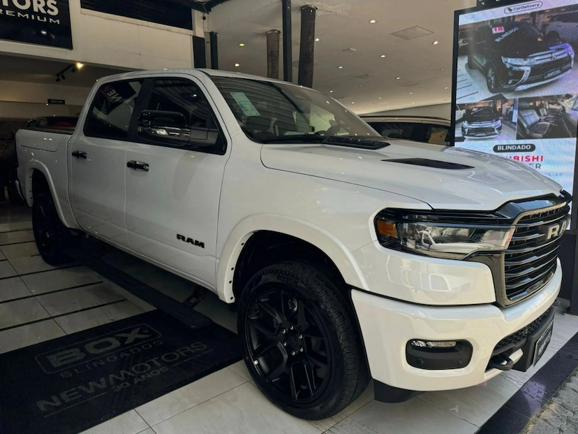 Foto do veículo RAM 1500 3.0 HURRICANE 6 BITURBO GASOLINA LARAMIE NIGHT EDITION CD 4X4 AUTOMÁTICO 2025 0 KM 594.690,00