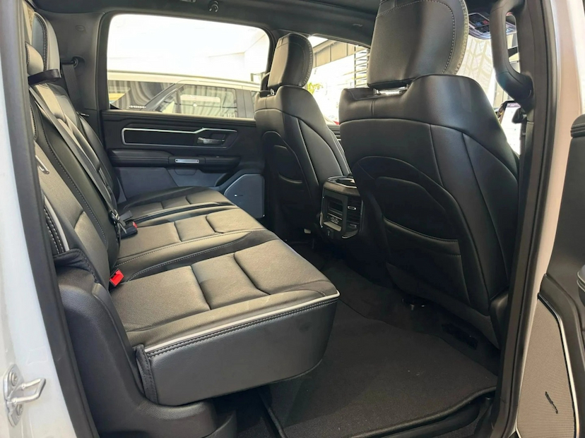 Foto do veículo RAM 1500 3.0 HURRICANE 6 BITURBO GASOLINA LARAMIE NIGHT EDITION CD 4X4 AUTOMÁTICO 2025 0 KM 594.690,00