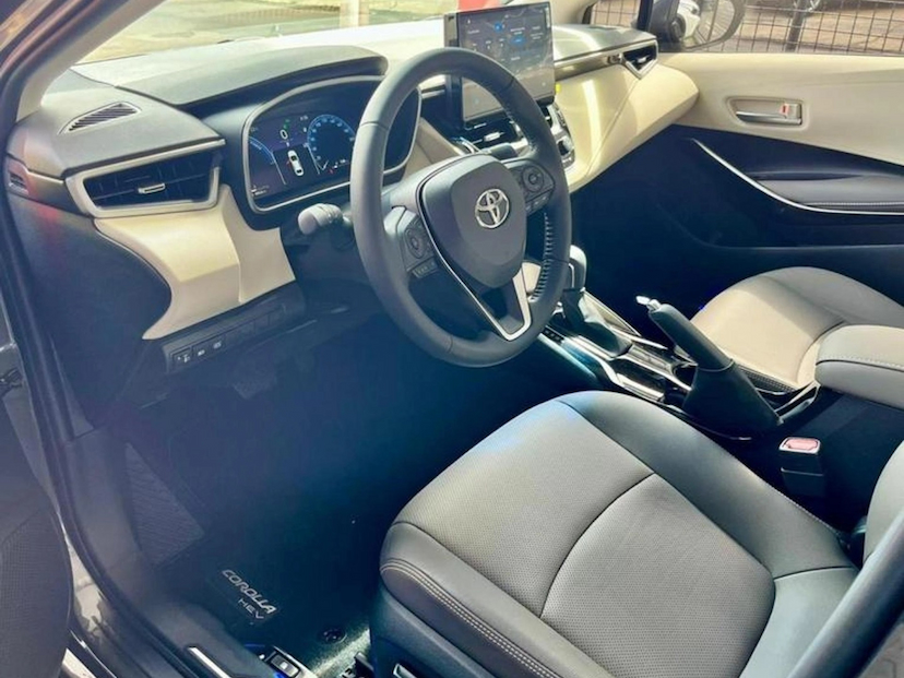 Foto do veículo TOYOTA COROLLA 1.8 VVT-I HYBRID FLEX ALTIS PREMIUM CVT 2026 0 KM 195.490,00