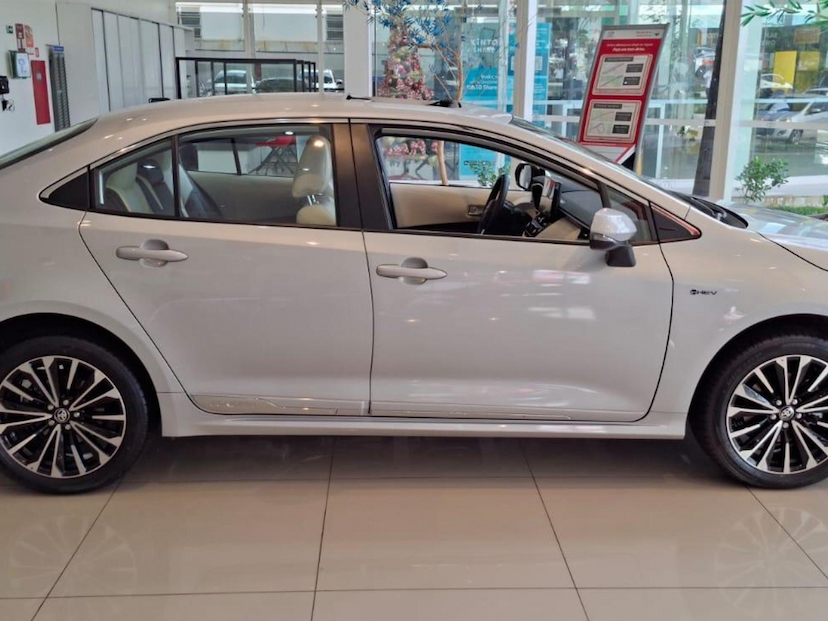 Foto do veículo TOYOTA COROLLA 1.8 VVT-I HYBRID FLEX ALTIS PREMIUM CVT 2026 0 KM 195.490,00