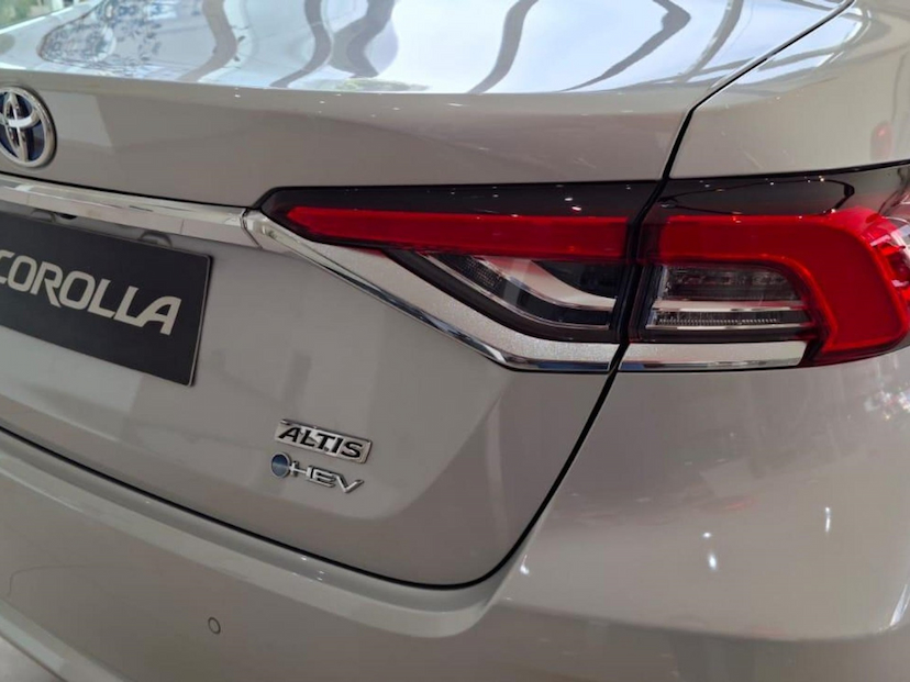 Foto do veículo TOYOTA COROLLA 1.8 VVT-I HYBRID FLEX ALTIS PREMIUM CVT 2026 0 KM 195.490,00