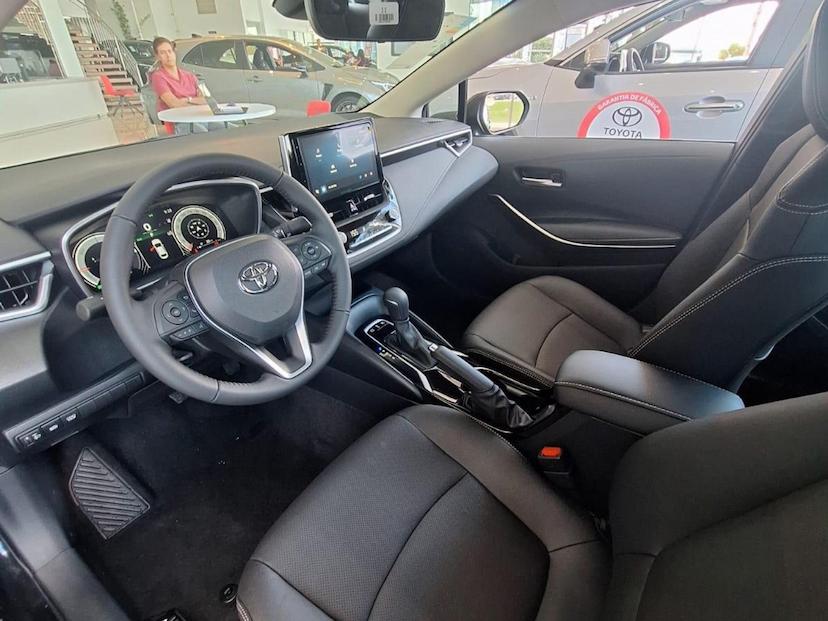 Foto do veículo TOYOTA COROLLA 1.8 VVT-I HYBRID FLEX ALTIS PREMIUM CVT 2026 0 KM 195.490,00