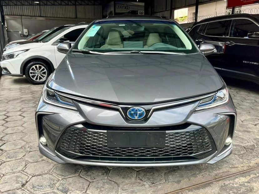 Foto do veículo TOYOTA COROLLA 1.8 VVT-I HYBRID FLEX ALTIS PREMIUM CVT 2026 0 KM 195.490,00