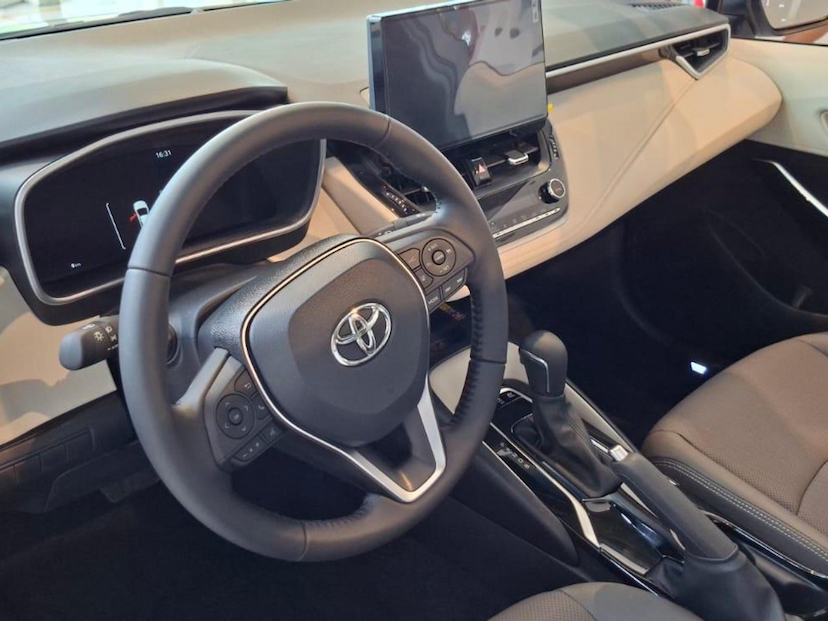 Foto do veículo TOYOTA COROLLA 1.8 VVT-I HYBRID FLEX ALTIS PREMIUM CVT 2026 0 KM 195.490,00