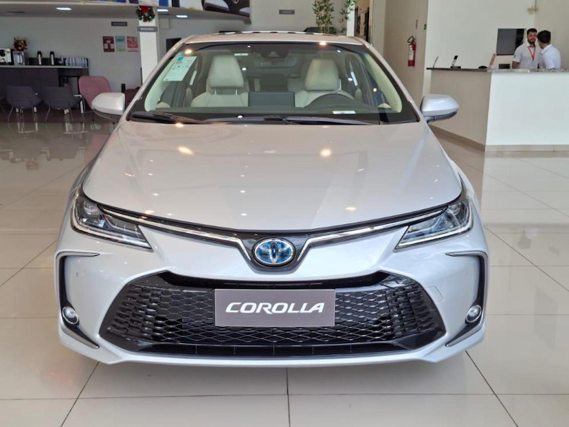 Foto do veículo TOYOTA COROLLA 1.8 VVT-I HYBRID FLEX ALTIS PREMIUM CVT 2026 0 KM 195.490,00