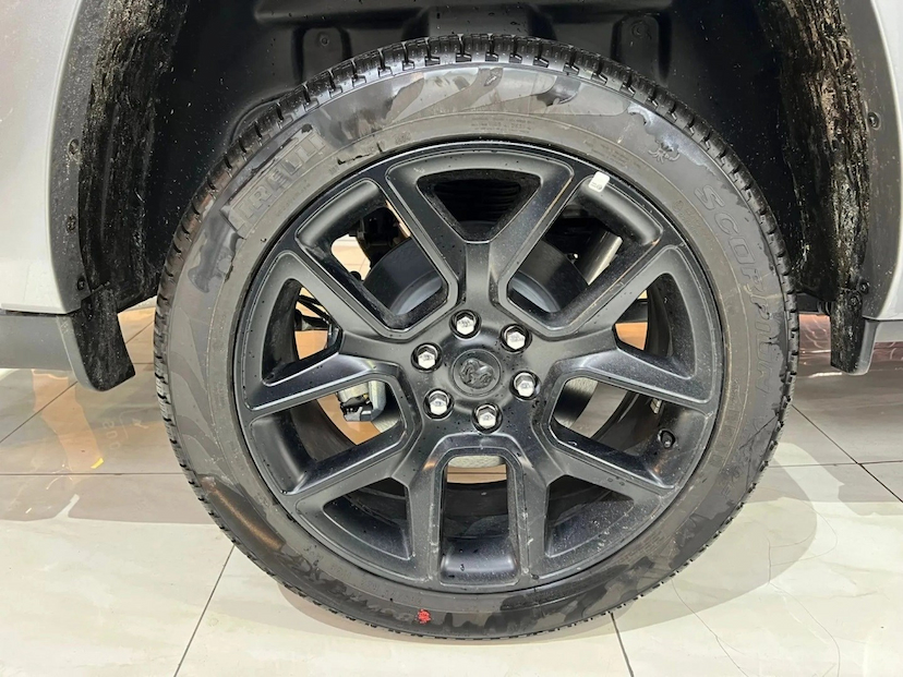 Foto do veículo RAM 1500 3.0 HURRICANE 6 BITURBO GASOLINA LARAMIE NIGHT EDITION CD 4X4 AUTOMÁTICO 2025 0 KM 594.690,00