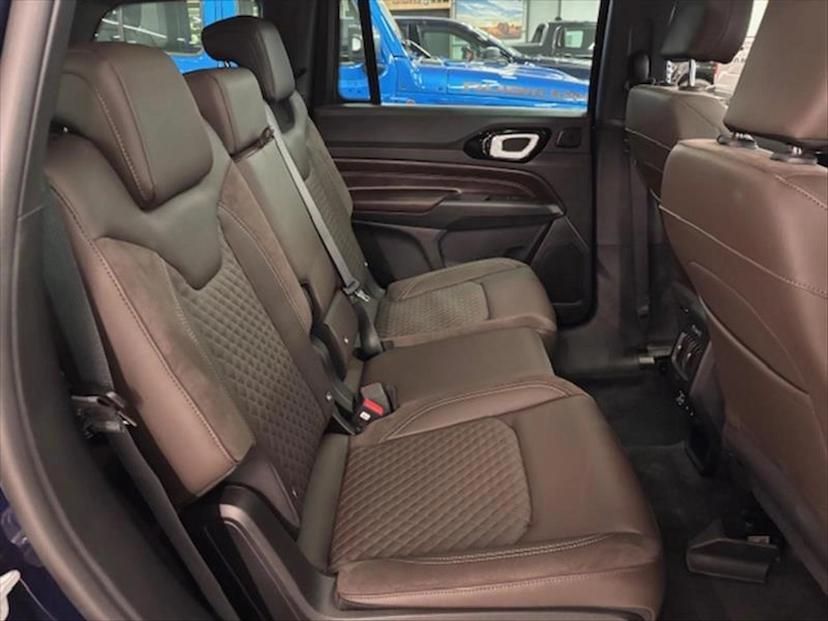 Foto do veículo JEEP COMMANDER 1.3 T270 TURBO FLEX OVERLAND AT6 2026 0 KM 249.500,00