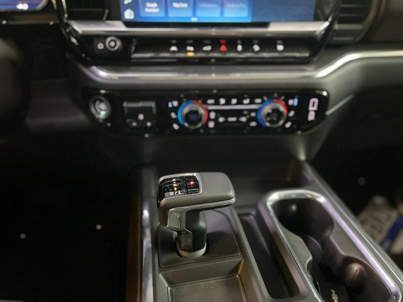 Foto do veículo CHEVROLET SILVERADO 5.3 V8 GASOLINA 1500 HIGH COUNTRY 4X4 AUTOMÁTICO 2026 0 KM 479.800,00