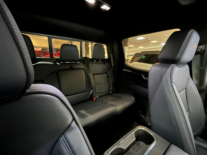 Foto do veículo CHEVROLET SILVERADO 5.3 V8 GASOLINA 1500 HIGH COUNTRY 4X4 AUTOMÁTICO 2026 0 KM 479.800,00