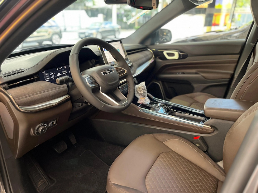 Foto do veículo JEEP COMMANDER 2.2 TURBO DIESEL OVERLAND AT9 2026 0 KM 278.500,00