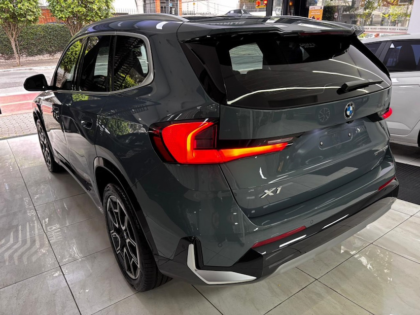 Foto do veículo BMW X1 2.0 16V TURBO GASOLINA SDRIVE20I X-LINE STEPTRONIC 2026 0 KM 349.890,00