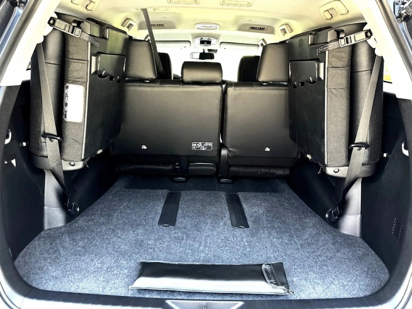 Foto do veículo TOYOTA HILUX SW4 2.8 D-4D TURBO DIESEL SRX PLATINUM 7L 4X4 AUTOMÁTICO 2026 0 KM 378.900,00