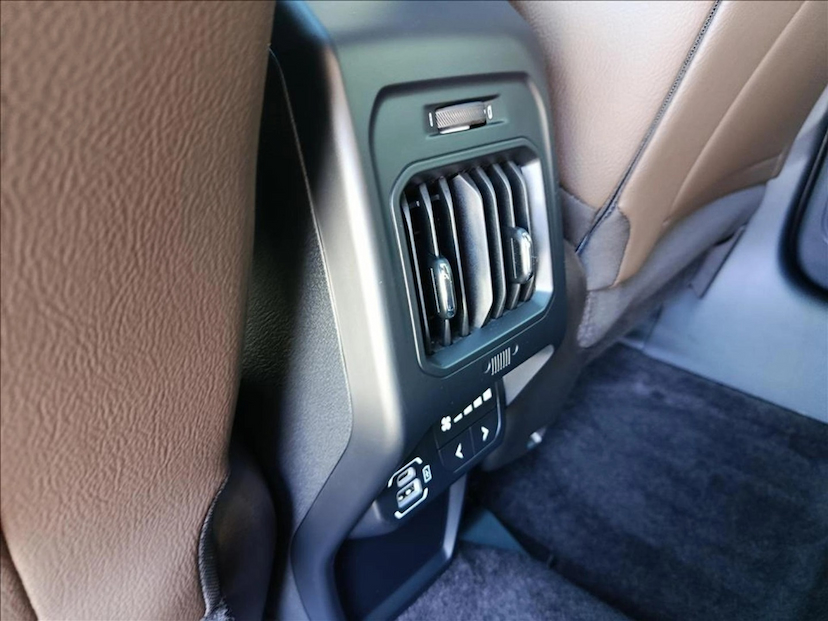 Foto do veículo JEEP COMMANDER 1.3 T270 TURBO FLEX OVERLAND AT6 2026 0 KM 249.500,00