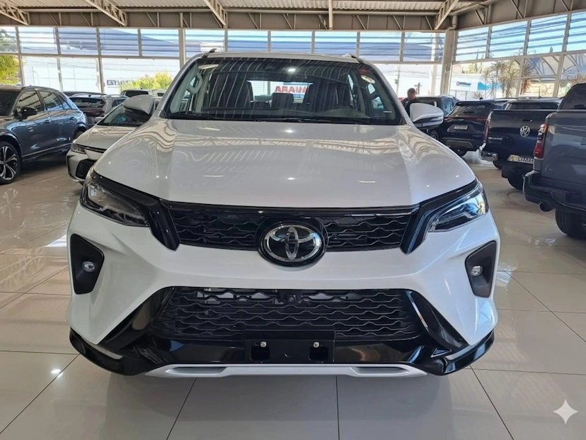 Foto do veículo TOYOTA HILUX SW4 2.8 D-4D TURBO DIESEL SRX PLATINUM 7L 4X4 AUTOMÁTICO 2026 0 KM 378.900,00