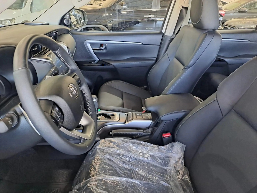 Foto do veículo TOYOTA HILUX SW4 2.8 D-4D TURBO DIESEL SRX PLATINUM 7L 4X4 AUTOMÁTICO 2026 0 KM 378.900,00
