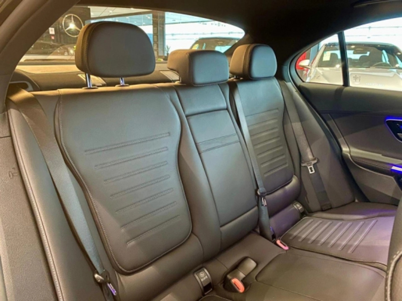 Foto do veículo MERCEDES-BENZ C 300 2.0 EQ BOOST HÍBRIDO AMG LINE 9G-TRONIC 2026 0 KM 449.800,00