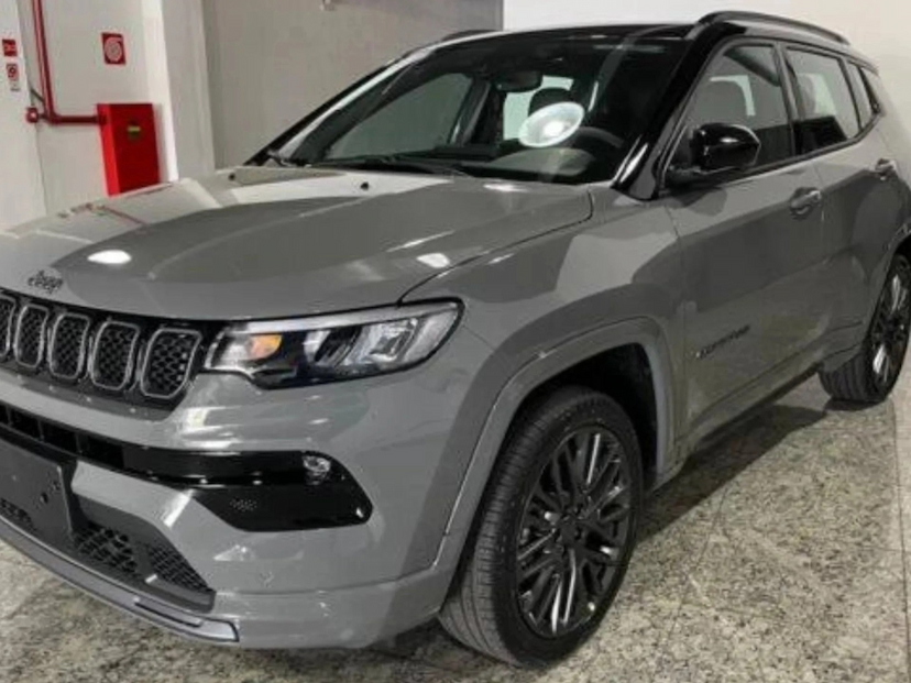 Foto do veículo JEEP COMPASS 2.0 HURRICANE 4 TURBO GASOLINA BLACKHAWK AT9 2026 0 KM 237.777,00