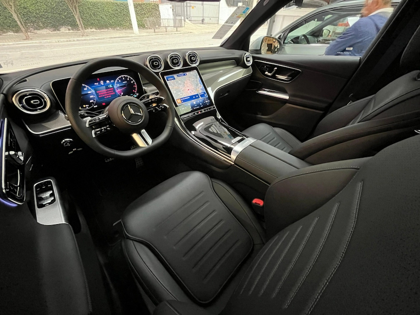Foto do veículo MERCEDES-BENZ GLC 300 2.0 MHEV AMG LINE 4MATIC 9G-TRONIC 2026 0 KM 509.900,00