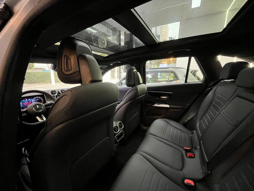 Foto do veículo MERCEDES-BENZ GLC 300 2.0 MHEV AMG LINE 4MATIC 9G-TRONIC 2026 0 KM 509.900,00
