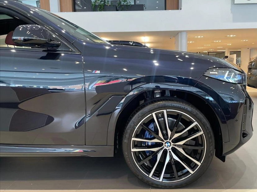 Foto do veículo BMW X6 3.0 TWINPOWER GASOLINA XDRIVE40I M SPORT AUTOMÁTICO 2026 0 KM 839.900,00