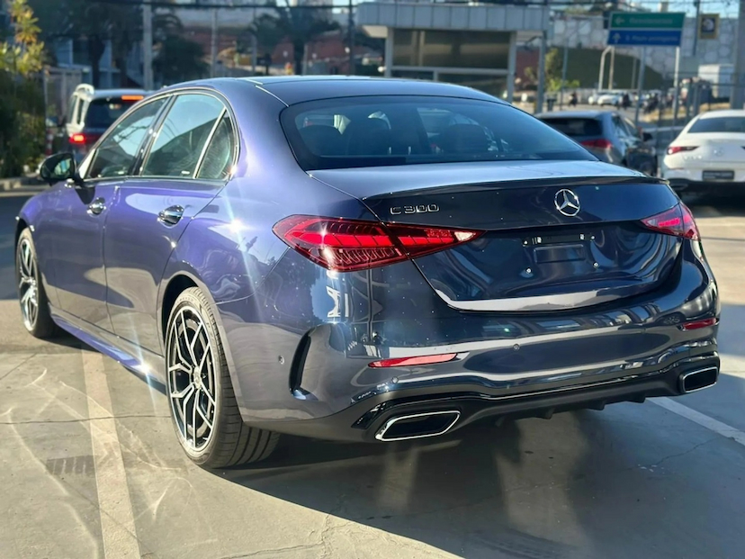 Foto do veículo MERCEDES-BENZ C 300 2.0 EQ BOOST HÍBRIDO AMG LINE 9G-TRONIC 2026 0 KM 449.800,00