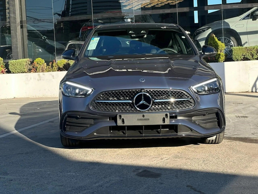 Foto do veículo MERCEDES-BENZ C 300 2.0 EQ BOOST HÍBRIDO AMG LINE 9G-TRONIC 2026 0 KM 449.800,00