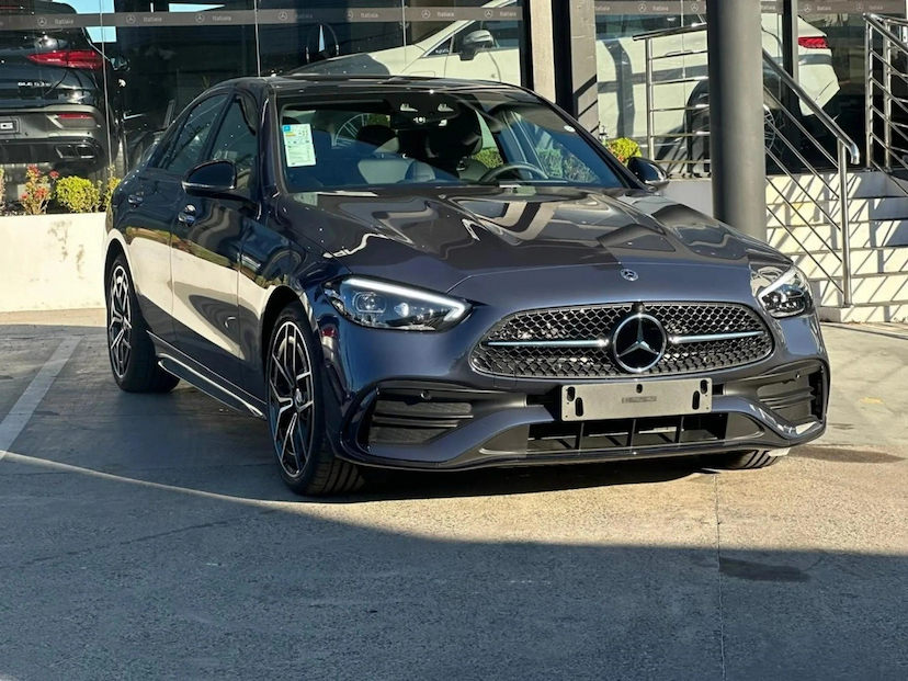 Foto do veículo MERCEDES-BENZ C 300 2.0 EQ BOOST HÍBRIDO AMG LINE 9G-TRONIC 2026 0 KM 449.800,00