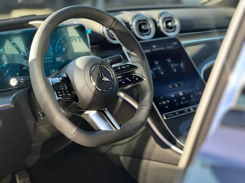 Foto do veículo MERCEDES-BENZ C 300 2.0 EQ BOOST HÍBRIDO AMG LINE 9G-TRONIC 2026 0 KM 449.800,00