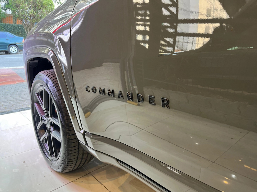 Foto do veículo JEEP COMMANDER 2.0 HURRICANE 4 TURBO GASOLINA BLACKHAWK AT9 2026 0 KM 290.777,00