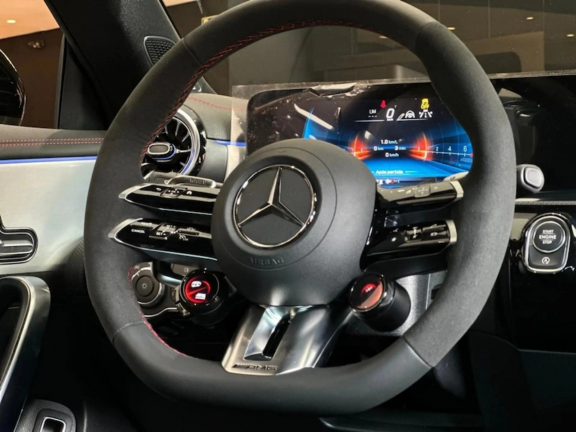 Foto do veículo MERCEDES-BENZ CLA 45 AMG 2.0 CGI GASOLINA S 4MATIC SPEEDSHIFT 2026 0 KM 628.900,00