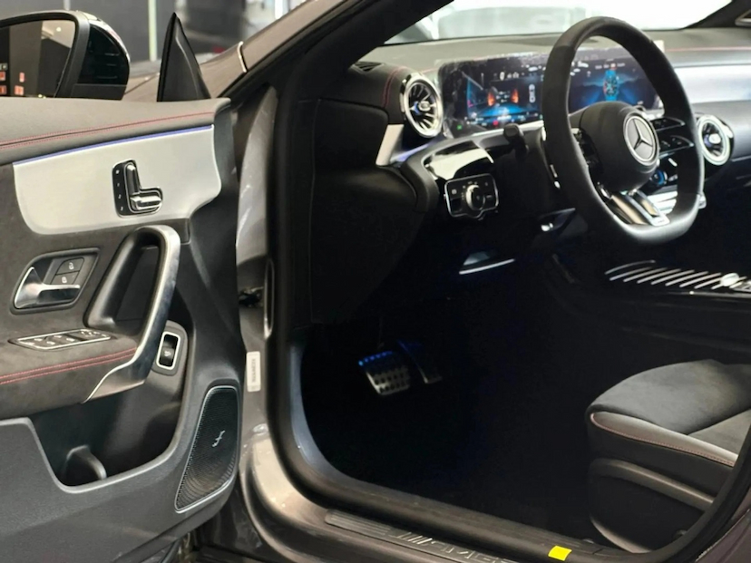 Foto do veículo MERCEDES-BENZ CLA 45 AMG 2.0 CGI GASOLINA S 4MATIC SPEEDSHIFT 2026 0 KM 628.900,00