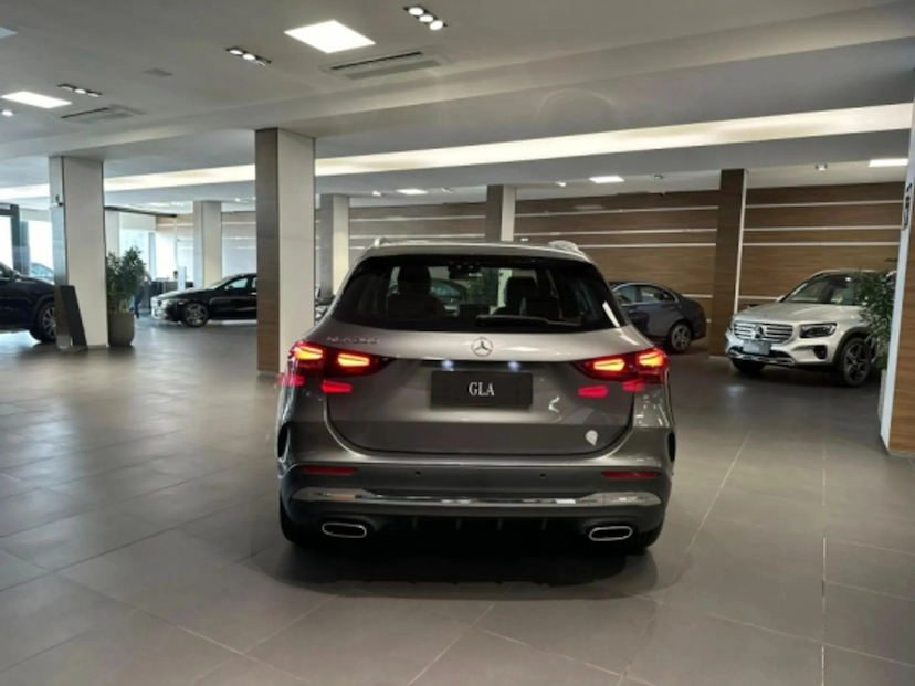 Foto do veículo MERCEDES-BENZ GLA 200 1.3 MHEV AMG LINE 7G-DCT 2026 0 KM 361.777,00