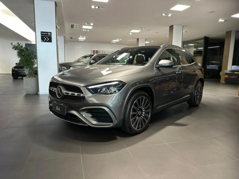 Foto do veículo MERCEDES-BENZ GLA 200 1.3 MHEV AMG LINE 7G-DCT 2026 0 KM 361.777,00