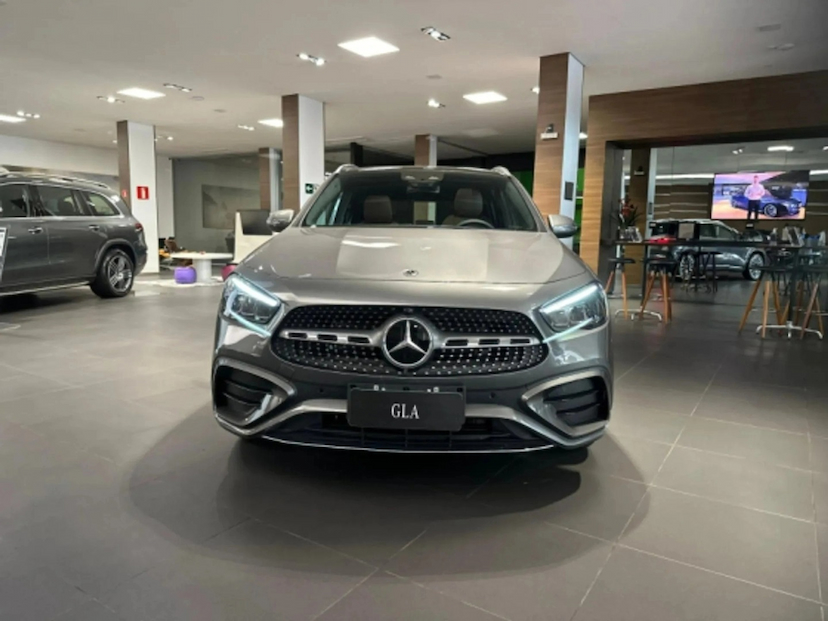 Foto do veículo MERCEDES-BENZ GLA 200 1.3 MHEV AMG LINE 7G-DCT 2026 0 KM 361.777,00