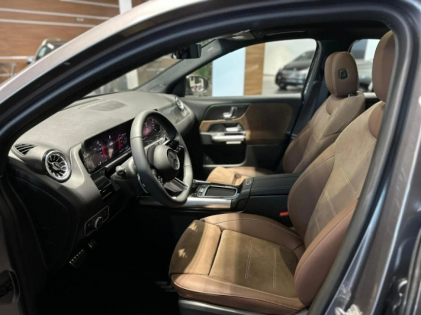 Foto do veículo MERCEDES-BENZ GLA 200 1.3 MHEV AMG LINE 7G-DCT 2026 0 KM 361.777,00