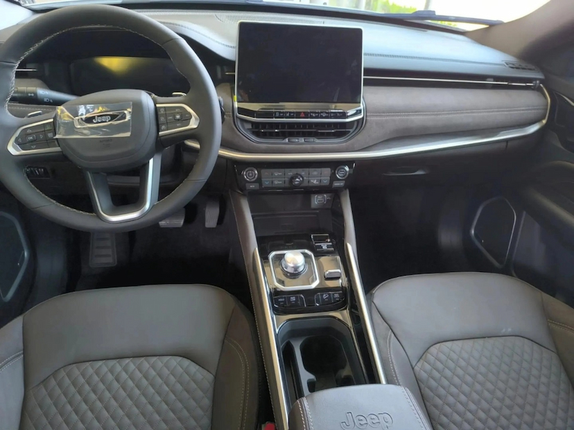 Foto do veículo JEEP COMMANDER 2.2 TURBO DIESEL OVERLAND AT9 2026 0 KM 277.800,00
