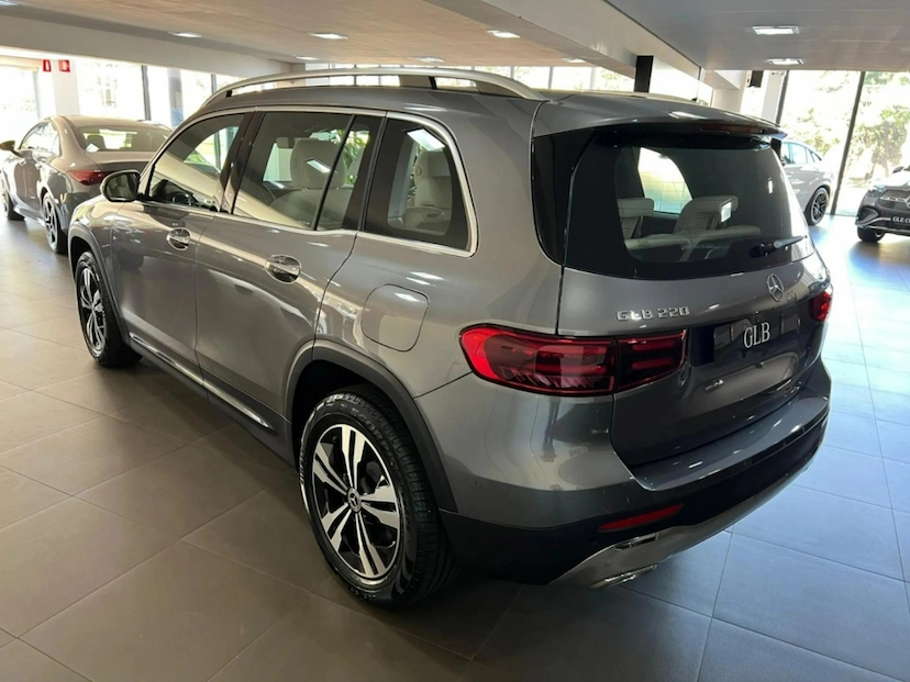 Foto do veículo MERCEDES-BENZ GLB 220 2.0 MHEV PROGRESSIVE 4MATIC 8G-DCT 2025 0 KM 357.790,00