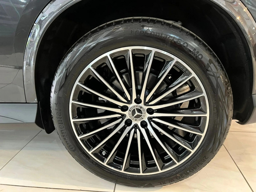 Foto do veículo MERCEDES-BENZ GLC 300 2.0 MHEV AMG LINE COUPÉ 4MATIC 9G-TRONIC 2026 0 KM 530.900,00