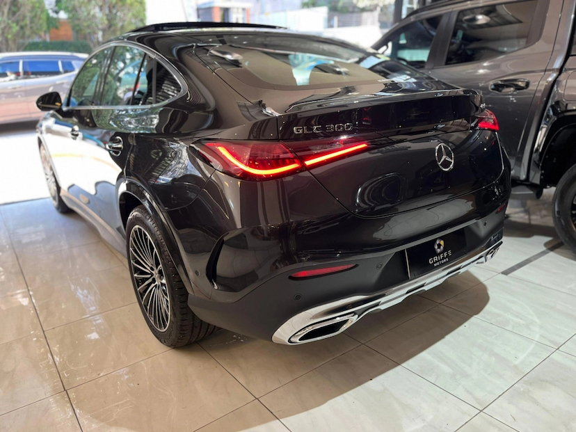Foto do veículo MERCEDES-BENZ GLC 300 2.0 MHEV AMG LINE COUPÉ 4MATIC 9G-TRONIC 2026 0 KM 530.900,00