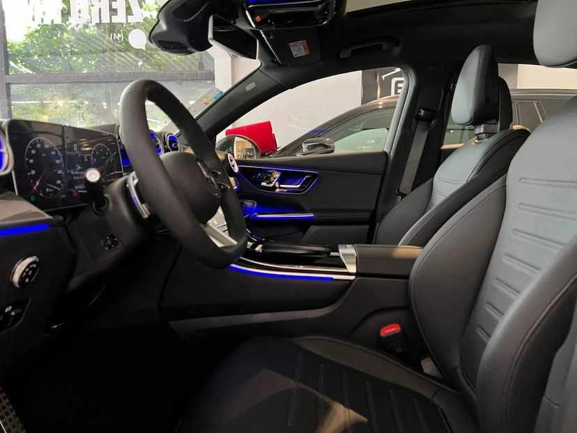 Foto do veículo MERCEDES-BENZ GLC 300 2.0 MHEV AMG LINE COUPÉ 4MATIC 9G-TRONIC 2026 0 KM 530.900,00