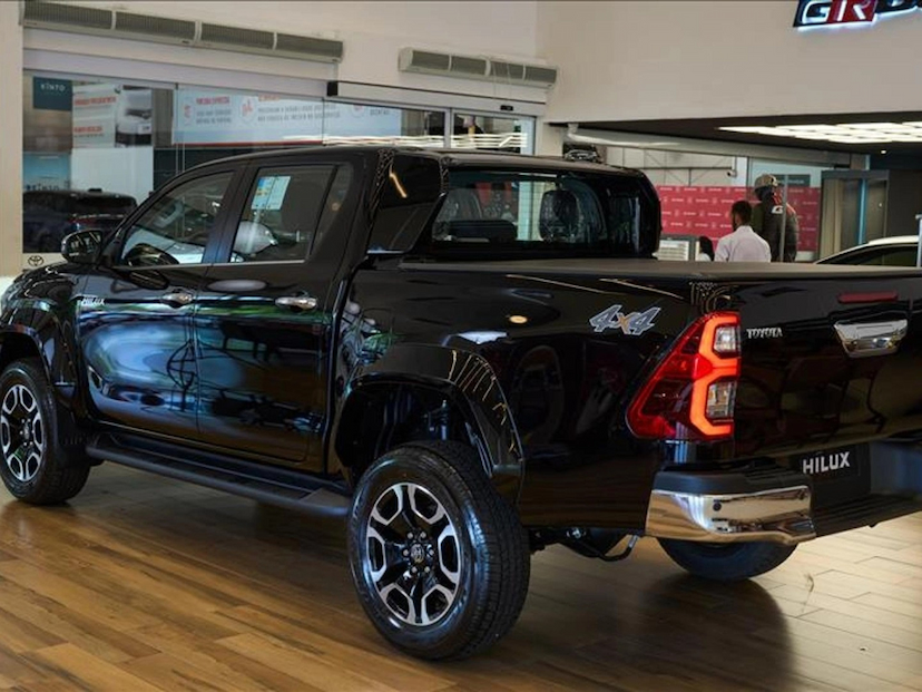 Foto do veículo TOYOTA HILUX 2.8 D-4D TURBO DIESEL CD SRX PLUS 4X4 AUTOMÁTICO 2026 0 KM 327.800,00