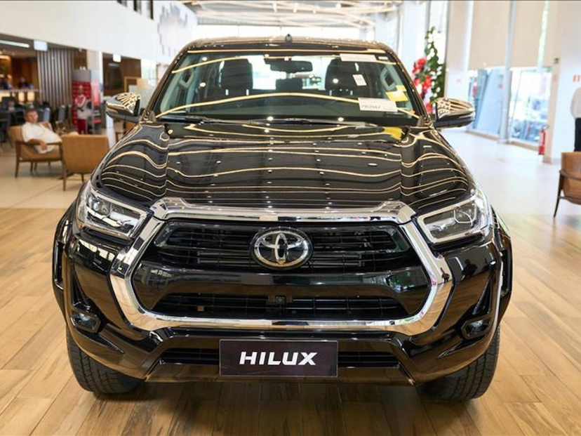 Foto do veículo TOYOTA HILUX 2.8 D-4D TURBO DIESEL CD SRX PLUS 4X4 AUTOMÁTICO 2026 0 KM 327.800,00