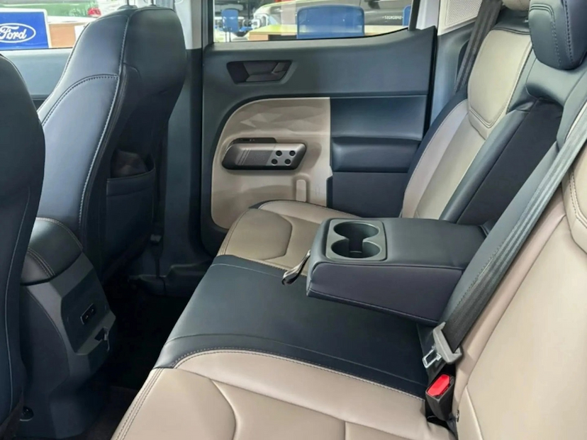 Foto do veículo FORD MAVERICK 2.5 HYBRID LARIAT E-CVT 2026 0 KM 231.800,00